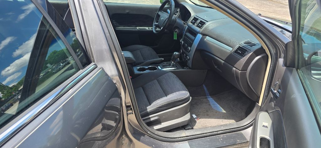 2011 Ford Fusion SE - Photo 9