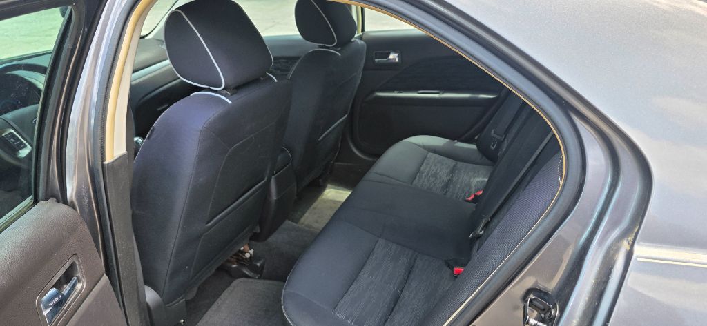 2011 Ford Fusion SE - Photo 11