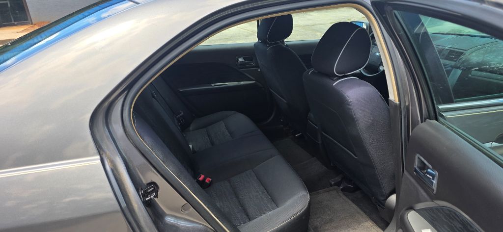 2011 Ford Fusion SE - Photo 10