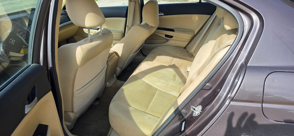 2011 Honda Accord LX-P - Photo 12