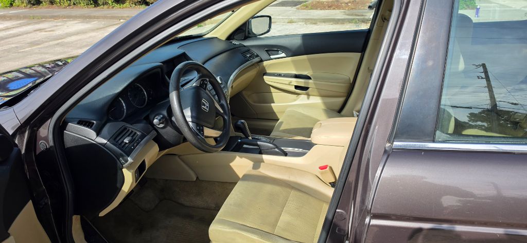 2011 Honda Accord LX-P - Photo 9