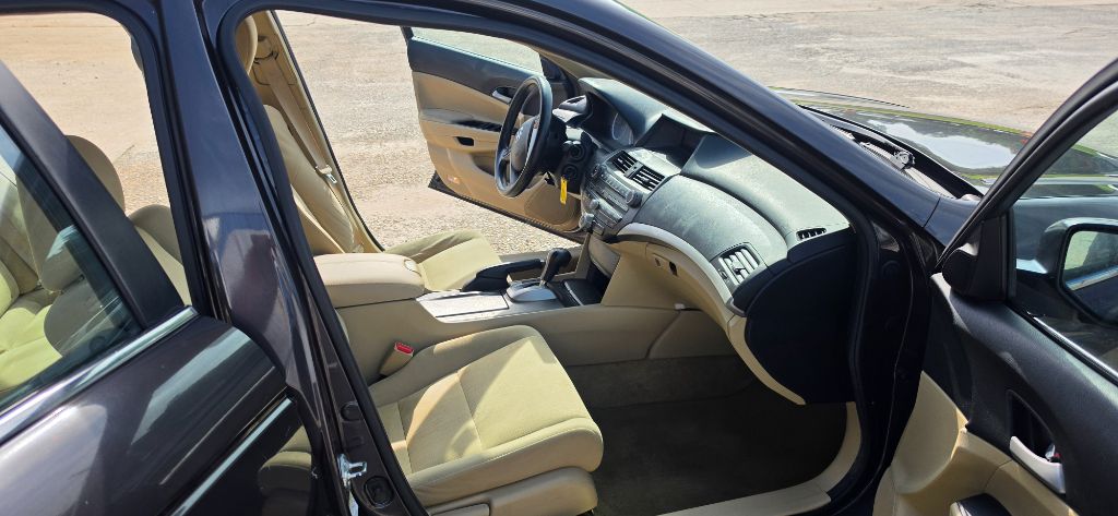 2011 Honda Accord LX-P - Photo 10