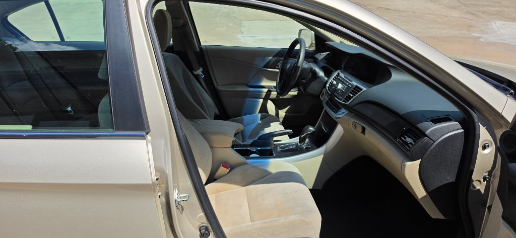 2013 Honda Accord EX - Photo 11